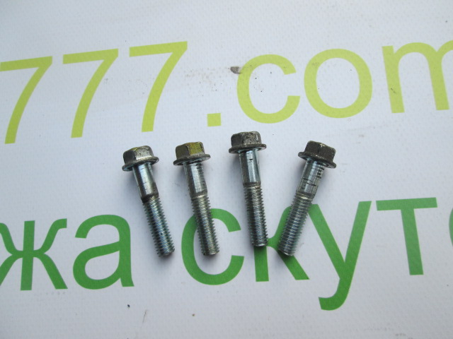 Болты крепления траверсы для скутера Honda Dio AF-27/28/35/34/56/18 б/у оригинал