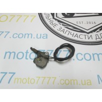 Замок блокування центральної лапки Honda Lead Af 48