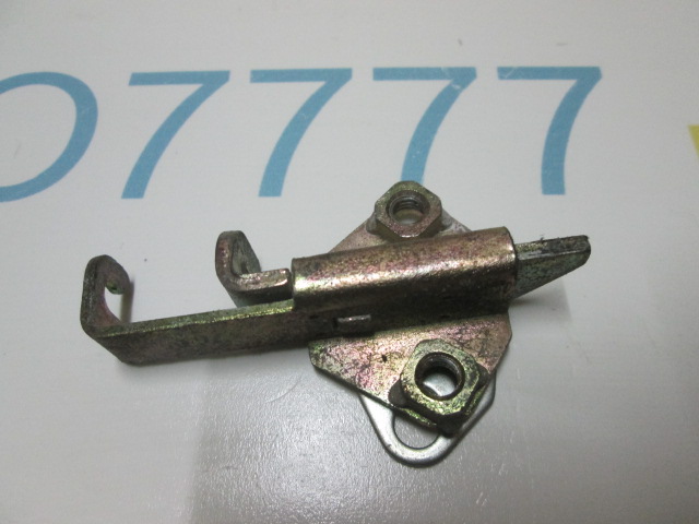 Замок сидения Оська Suzuki Street Magic