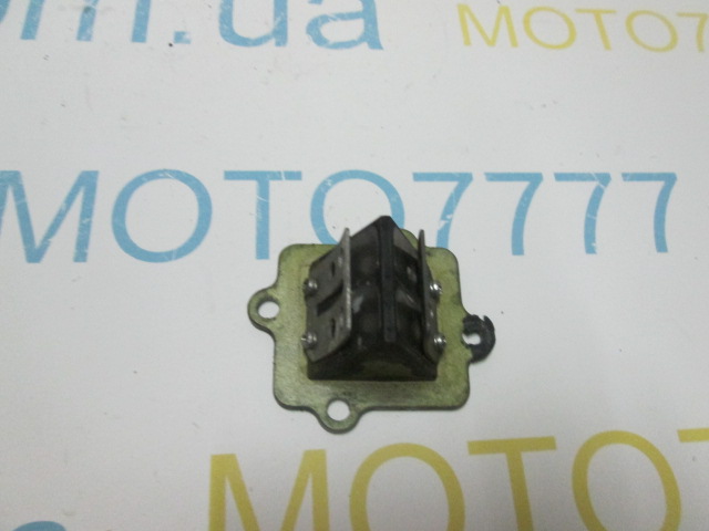 Пелюстки Yamaha Grand Axis 100