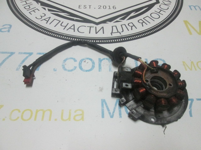 Генератор Yamaha 2 фишки 4 контакта