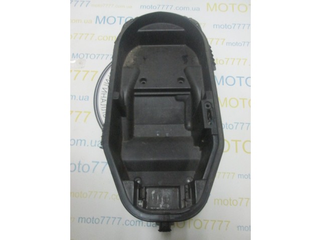 Бардачок під сидіння Yamaha Vox